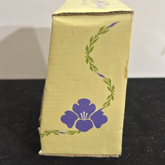 BISQUE PORCELAIN ANGEL DOLLS "VICTORIAN BEAUTY" BRUNETTE WITH WHITE & GOLD DRESS - Picture 5 of 6